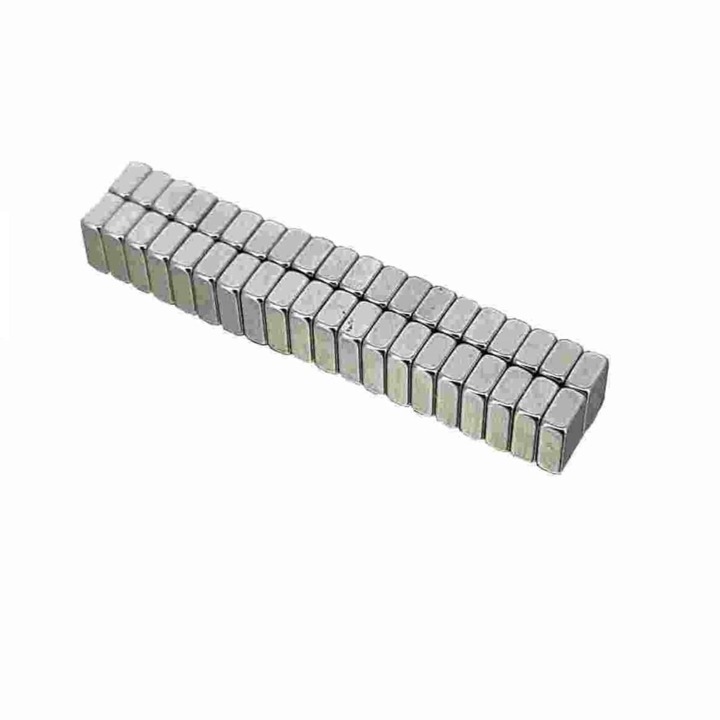 Strong mini magnets (6x4x2mm) in a row, perfect for DIY projects and organizing spaces, pack of 40/1000.